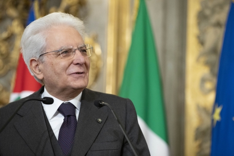 Il Presidente Mattarella in occasione della cerimonia di consegna gli Attestati dOnore ai nuovi Alfieri della Repubblica