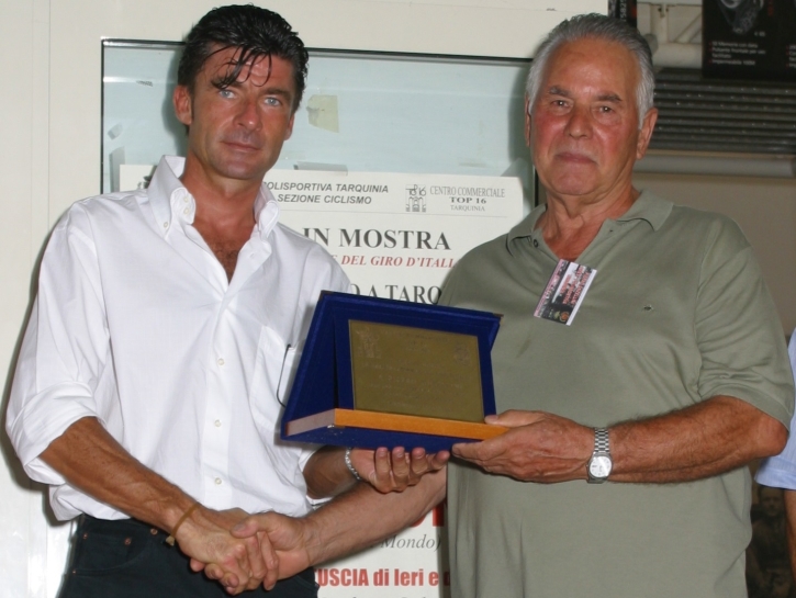 Pietro Anzellini - a destra nella foto  - con Gianni Bugno