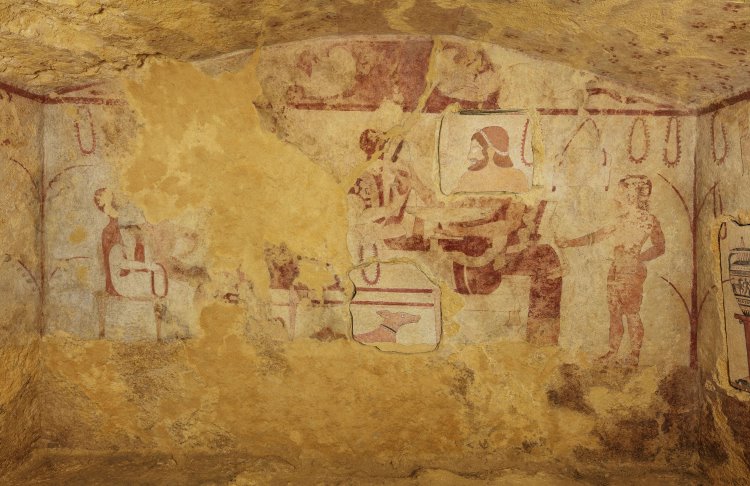 parete di fondo tomba vasi dipinti fotoNOW